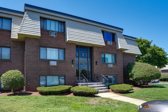 6 Hallmark Gdns 9, Burlington, MA 01876