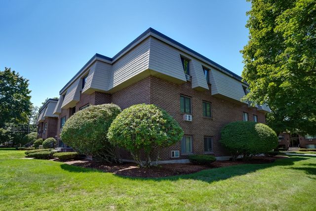 6 Hallmark Gdns 9, Burlington, MA 01876