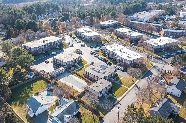 6 Hallmark Gdns 9, Burlington, MA 01876