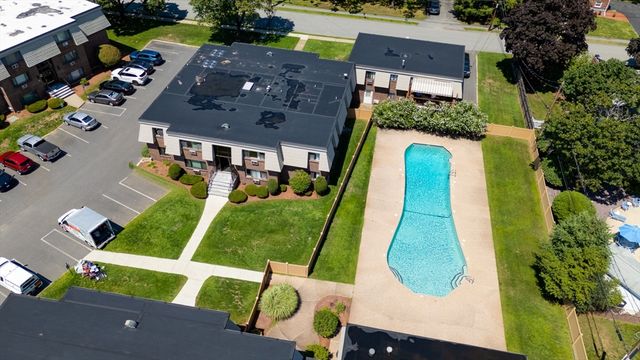 6 Hallmark Gdns 9, Burlington, MA 01876