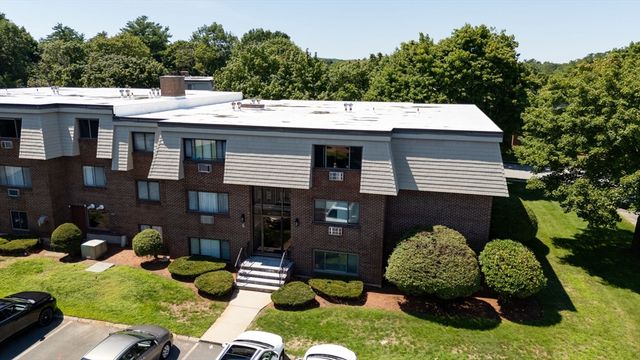 6 Hallmark Gdns 9, Burlington, MA 01876