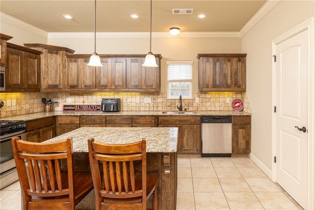 567 N Longfellow Lane, Fayetteville, AR 72704
