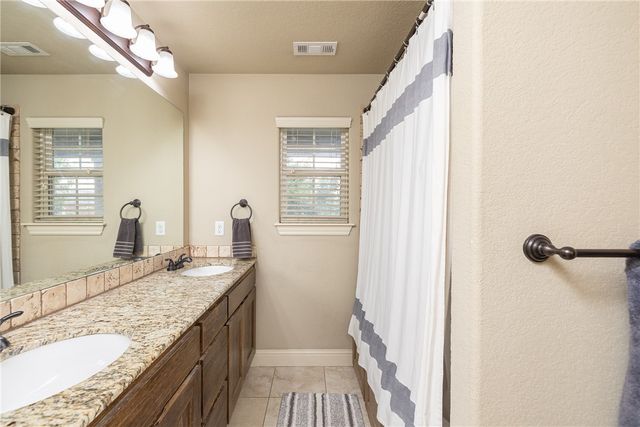 567 N Longfellow Lane, Fayetteville, AR 72704