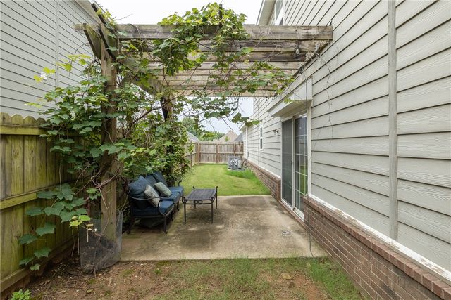 567 N Longfellow Lane, Fayetteville, AR 72704