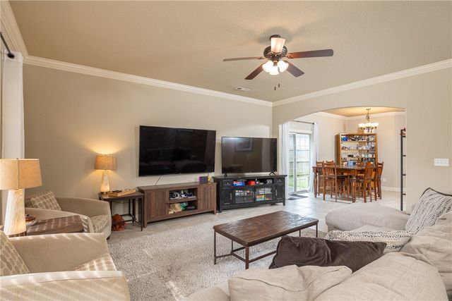 567 N Longfellow Lane, Fayetteville, AR 72704