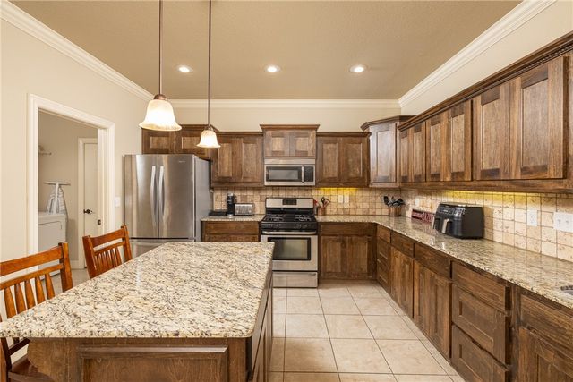 567 N Longfellow Lane, Fayetteville, AR 72704