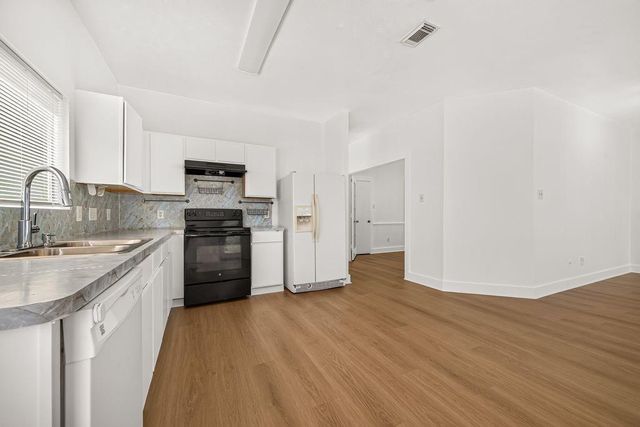 15963 S Alley Court, Houston, TX 77082