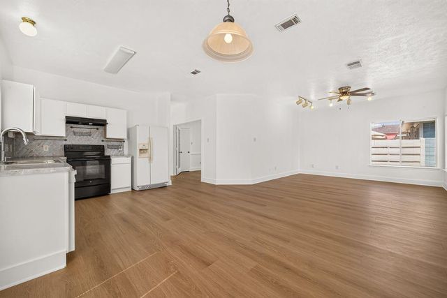 15963 S Alley Court, Houston, TX 77082