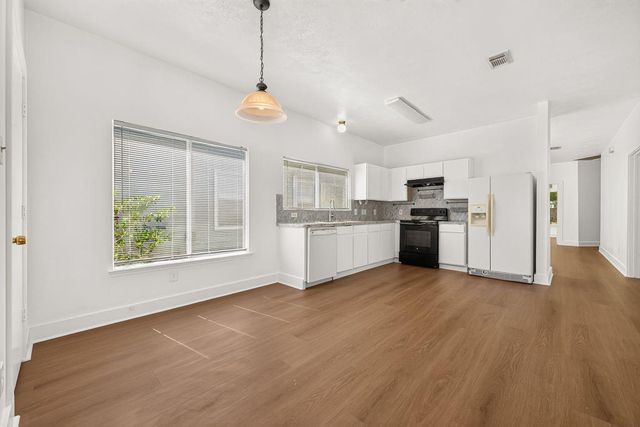 15963 S Alley Court, Houston, TX 77082