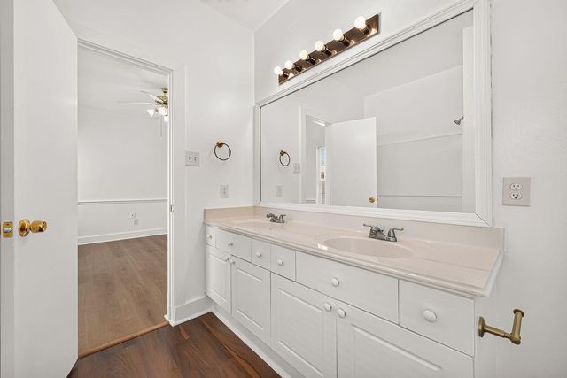 15963 S Alley Court, Houston, TX 77082