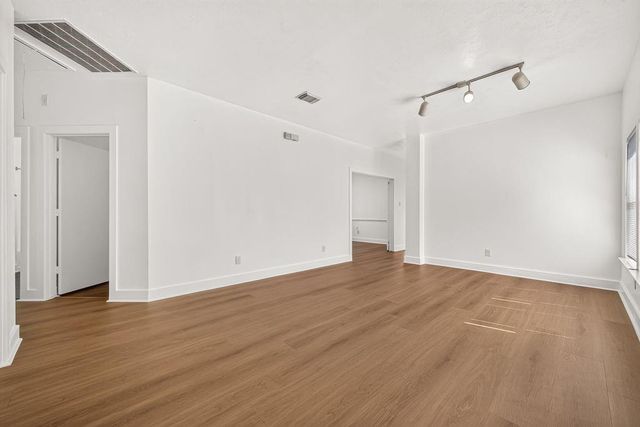 15963 S Alley Court, Houston, TX 77082