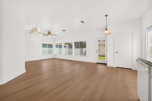 15963 S Alley Court, Houston, TX 77082