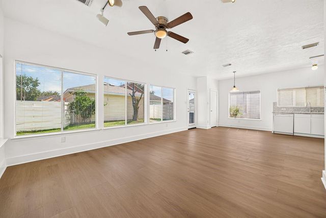 15963 S Alley Court, Houston, TX 77082