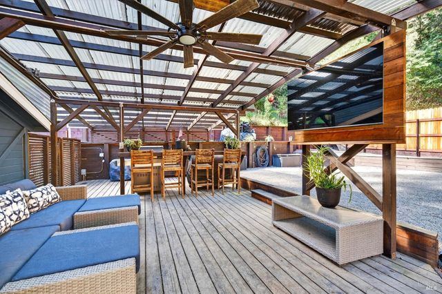 11207 Vellutini Rd, Forestville, CA 95436