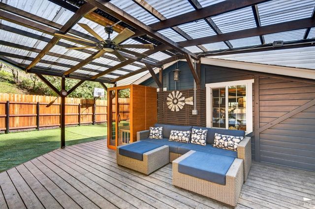 11207 Vellutini Rd, Forestville, CA 95436