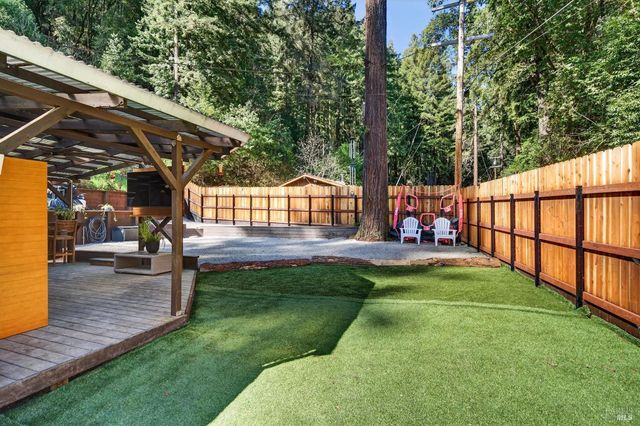 11207 Vellutini Rd, Forestville, CA 95436