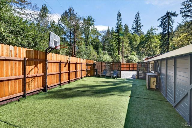 11207 Vellutini Rd, Forestville, CA 95436