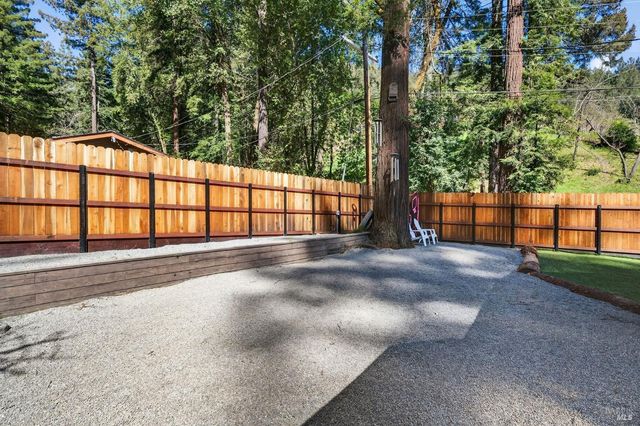 11207 Vellutini Rd, Forestville, CA 95436