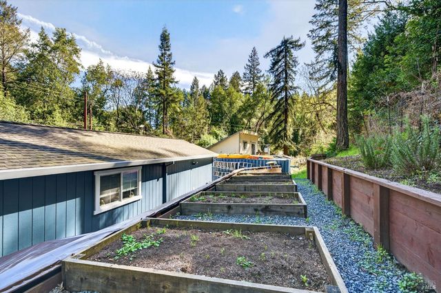 11207 Vellutini Rd, Forestville, CA 95436