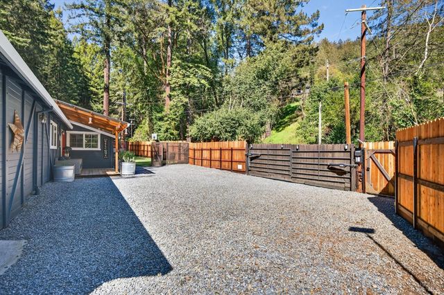 11207 Vellutini Rd, Forestville, CA 95436