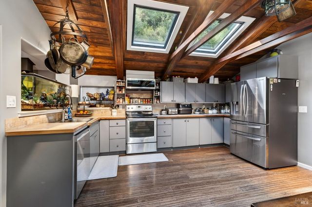 11207 Vellutini Rd, Forestville, CA 95436