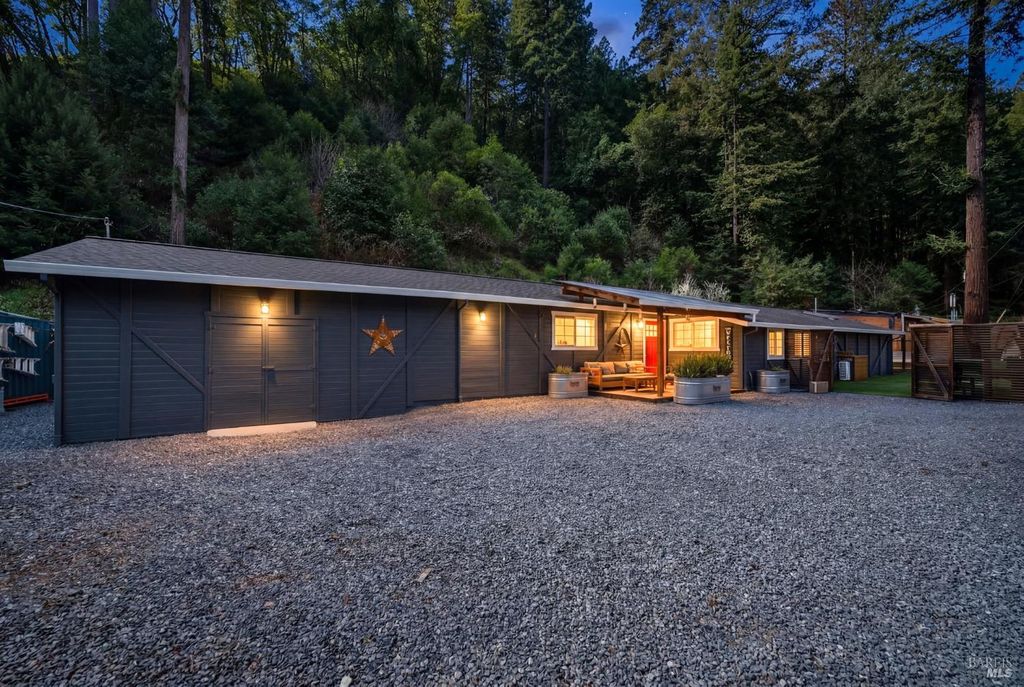 11207 Vellutini Rd, Forestville, CA 95436