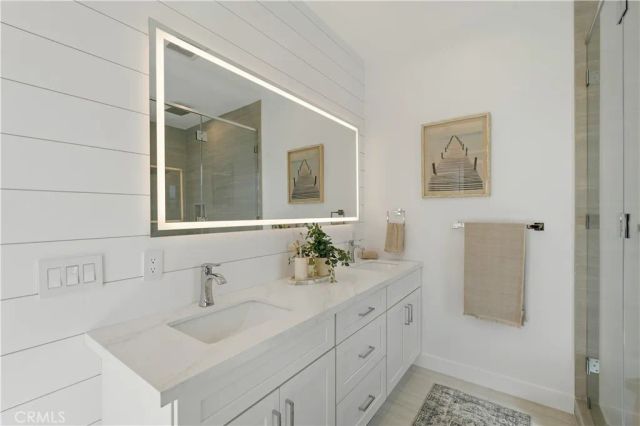 15634 Sombra Avenue A, Lawndale, CA 90260