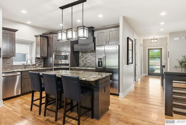 21993 Brookside Avenue, Elkhorn, NE 68022