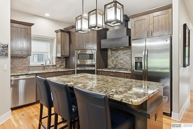 21993 Brookside Avenue, Elkhorn, NE 68022
