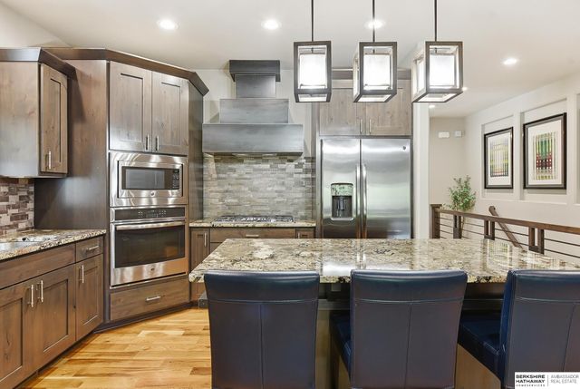 21993 Brookside Avenue, Elkhorn, NE 68022