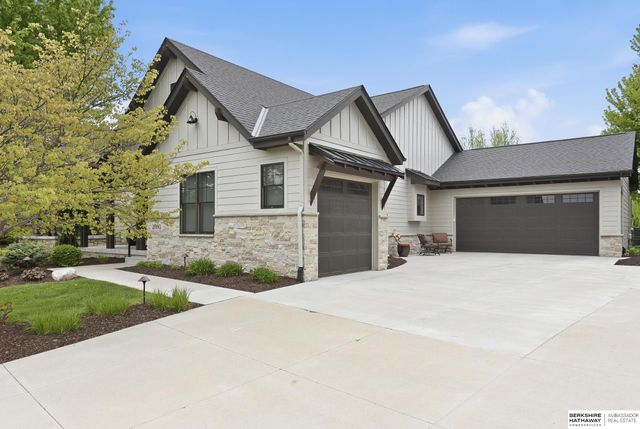 21993 Brookside Avenue, Elkhorn, NE 68022