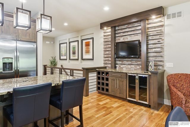 21993 Brookside Avenue, Elkhorn, NE 68022