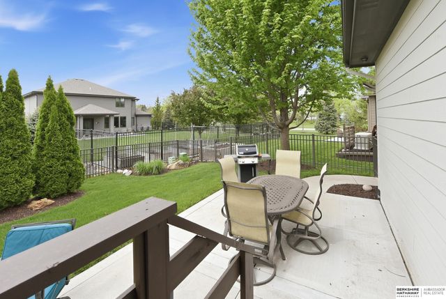 21993 Brookside Avenue, Elkhorn, NE 68022