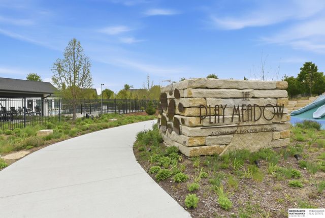 21993 Brookside Avenue, Elkhorn, NE 68022