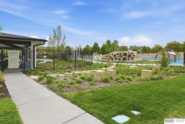 21993 Brookside Avenue, Elkhorn, NE 68022