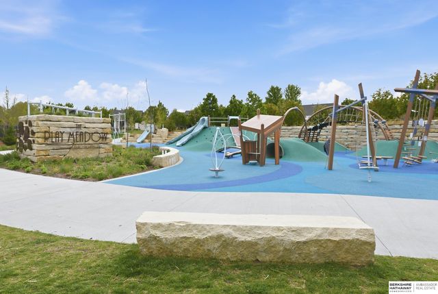 21993 Brookside Avenue, Elkhorn, NE 68022