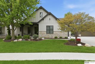 21993 Brookside Avenue, Elkhorn, NE 68022