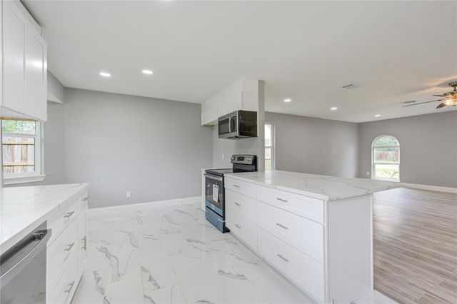 12215 Monticeto Lane, Meadows Place, TX 77477