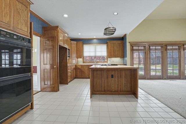 5141 E 107TH Street, Tulsa, OK 74137