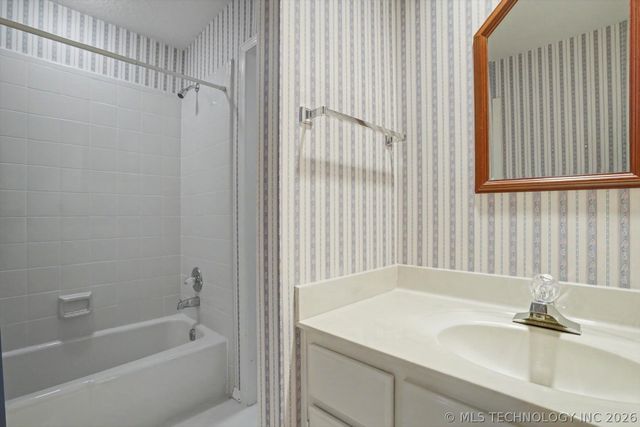 5141 E 107TH Street, Tulsa, OK 74137