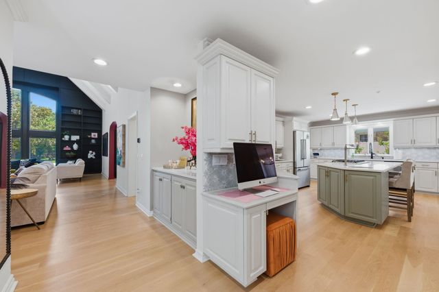 24 E Douglas Ave, Eastborough, KS 67206