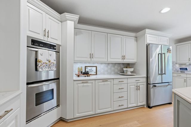 24 E Douglas Ave, Eastborough, KS 67206