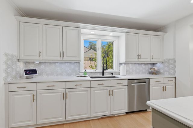 24 E Douglas Ave, Eastborough, KS 67206