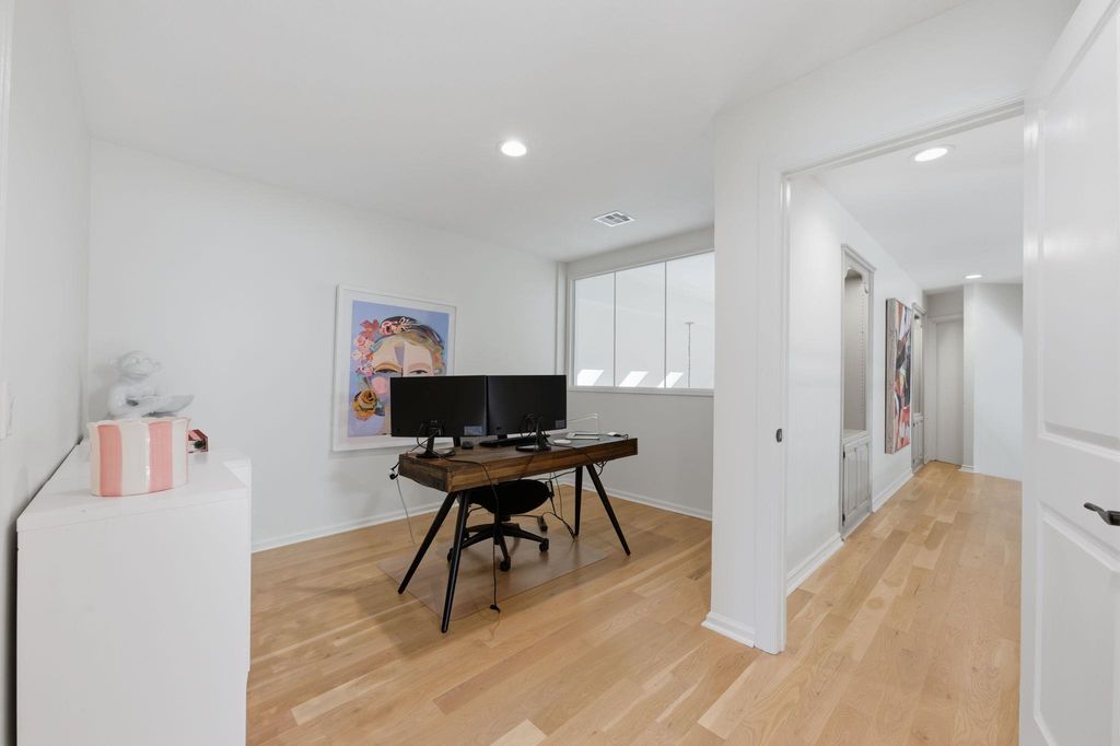 24 E Douglas Ave