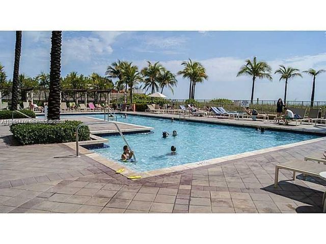 2080 S OCEAN DR 309, Hallandale Beach, FL 33009