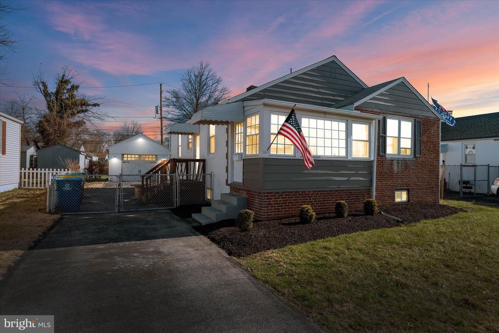 107 LEXINGTON DR, Claymont, DE 19703