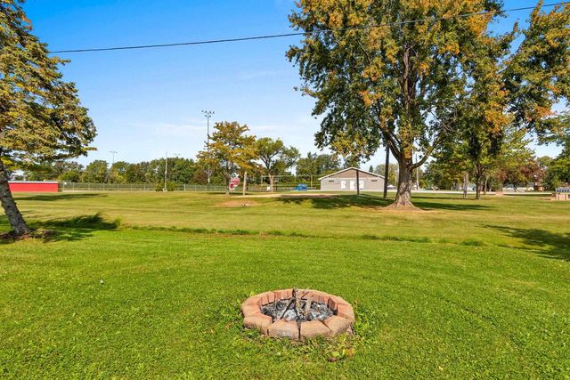 139 MEMORIAL DRIVE, Pulaski, WI 54162
