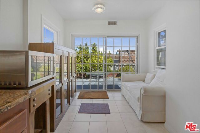 6727 W 87th Place, Los Angeles, CA 90045