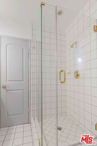 6727 W 87th Place, Los Angeles, CA 90045