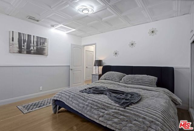 6727 W 87th Place, Los Angeles, CA 90045